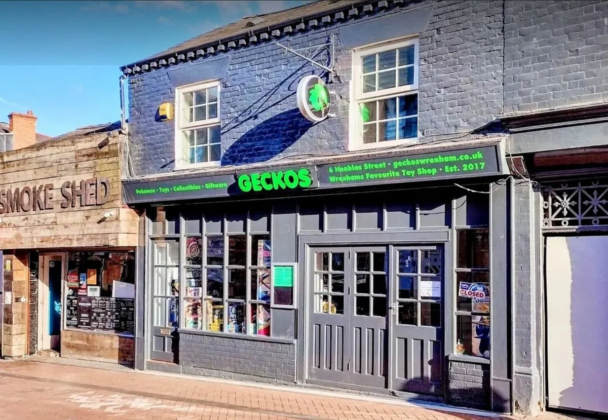 Geckos Wrexham shop front